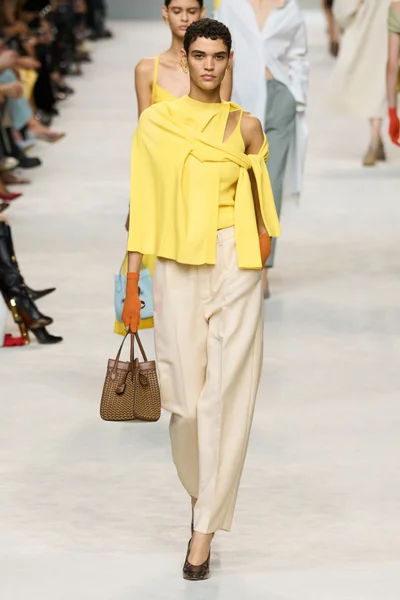 Look 37